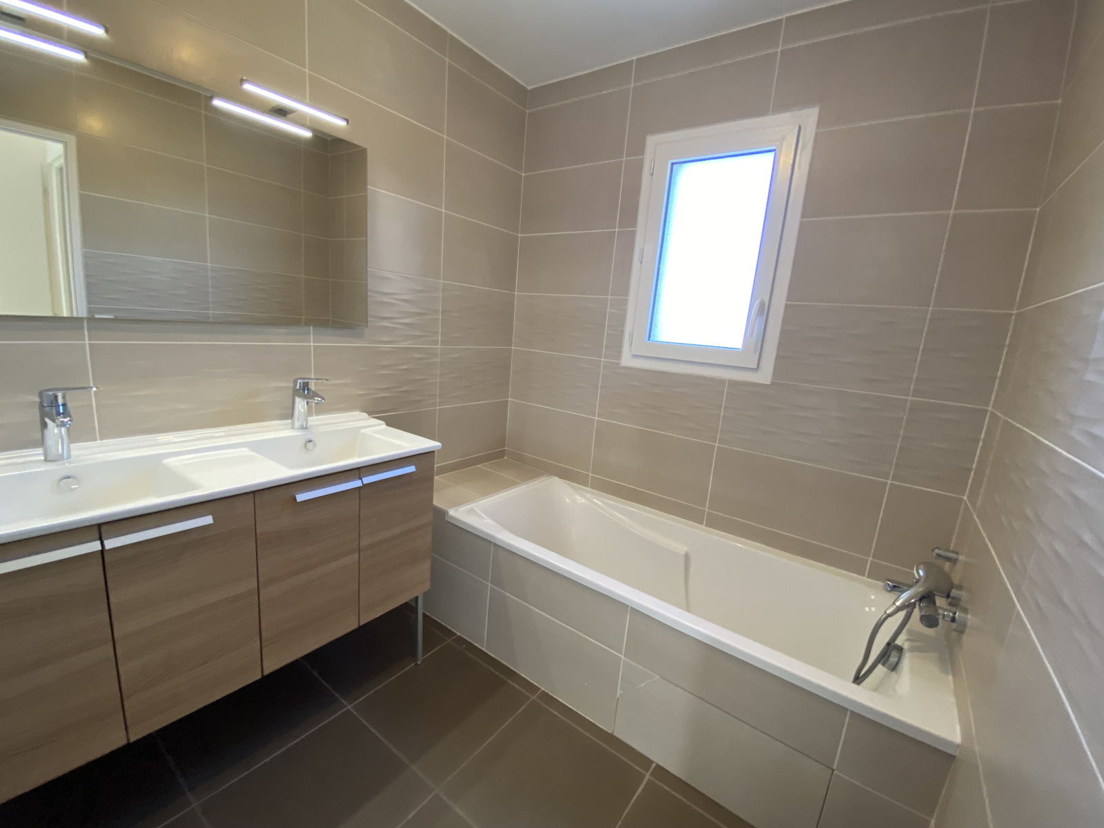 Image_, Villa, Sainte Foy lès Lyon, ref :01600